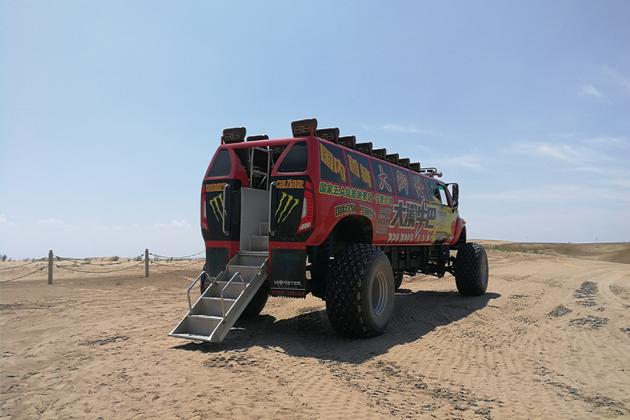 Versiunea 4WD Tip II Desert Safari Truck