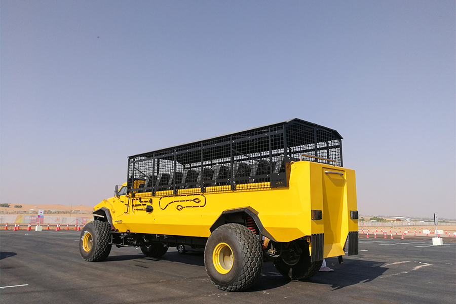 Camion de safari la zoo